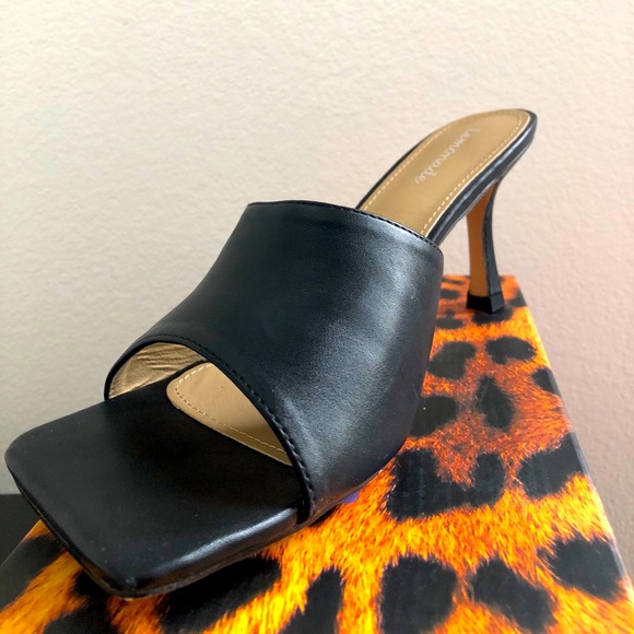 Solid black mule heel - Picture 1 of 3